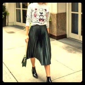 NWT Zara, M, dark green, pleated midi skirt